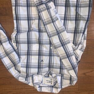 American Eagle Button Up